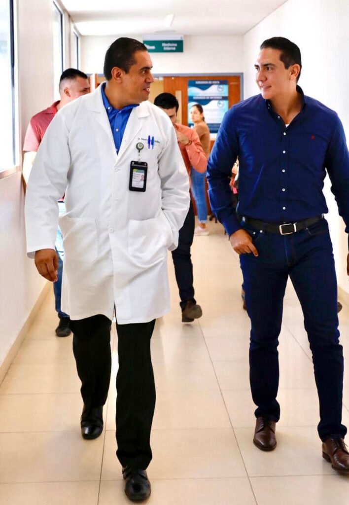 
Héctor Santana García, alcalde electo de Bahía de Banderas, se ha comprometido a mejorar los servicios de salud del municipio, destacando la importancia de una atención médica eficiente y sin carencias.